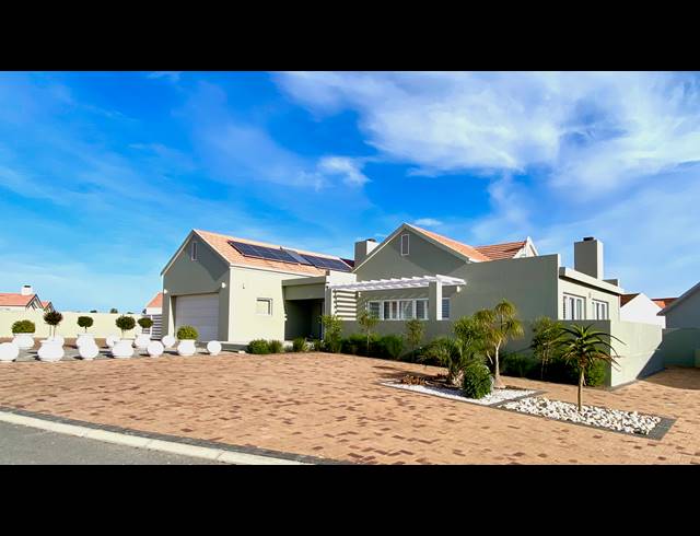 3 BEDROOM FREEHOLD FOR SALE IN PORT OWEN